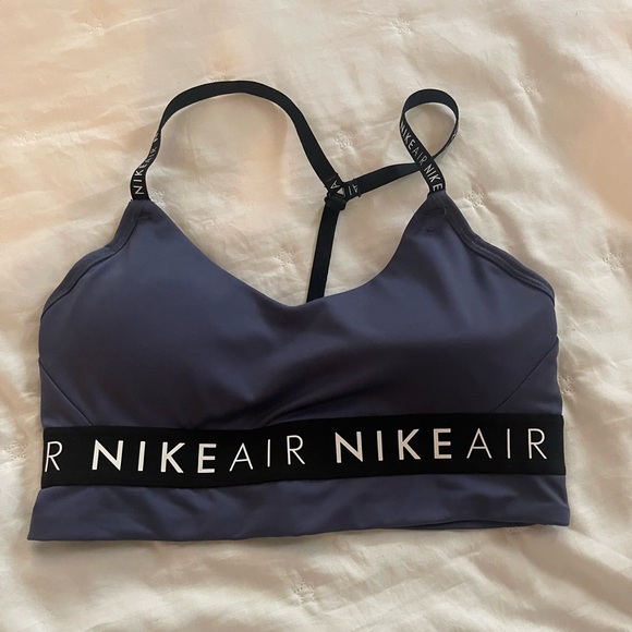 Nike medium support sports bra